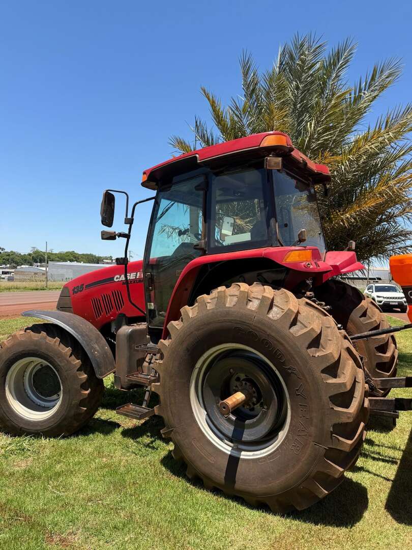 TRATOR CASE MAXXUM 135 ANO 2011 de Auto Máquinas Palotina no Paraná