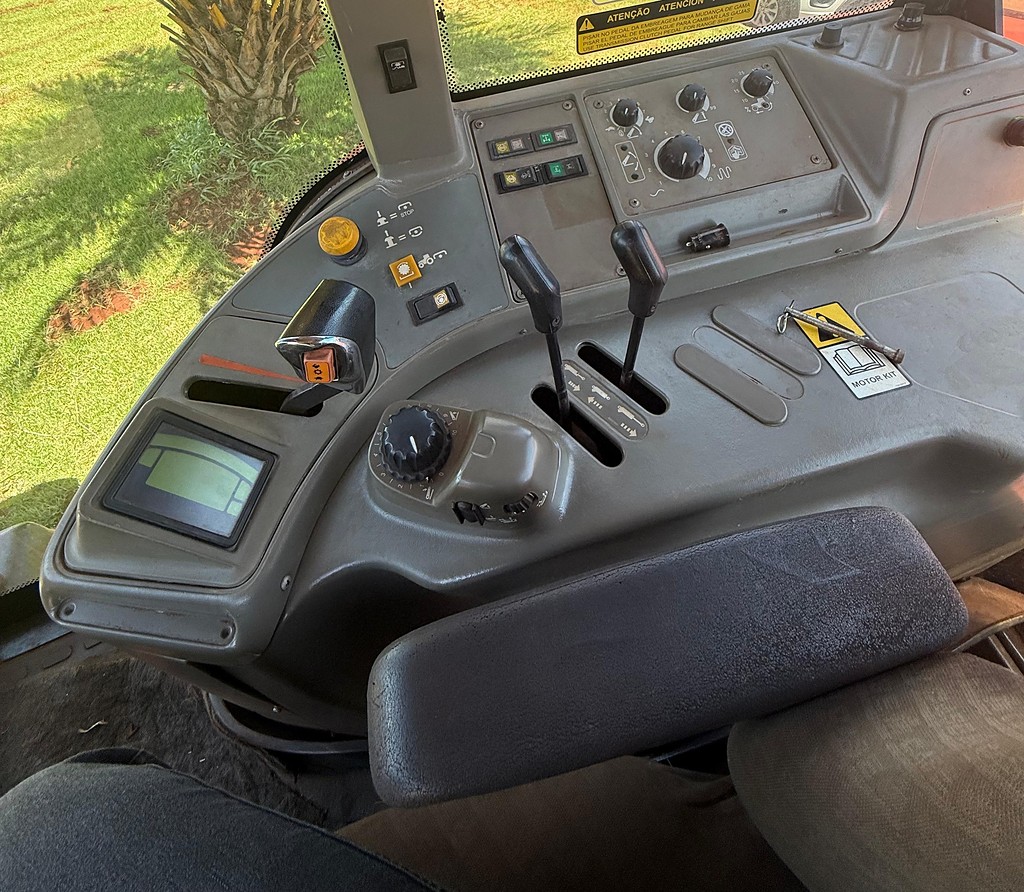 TRATOR CASE MAXXUM 135 ANO 2011 de Auto Máquinas Palotina no Paraná