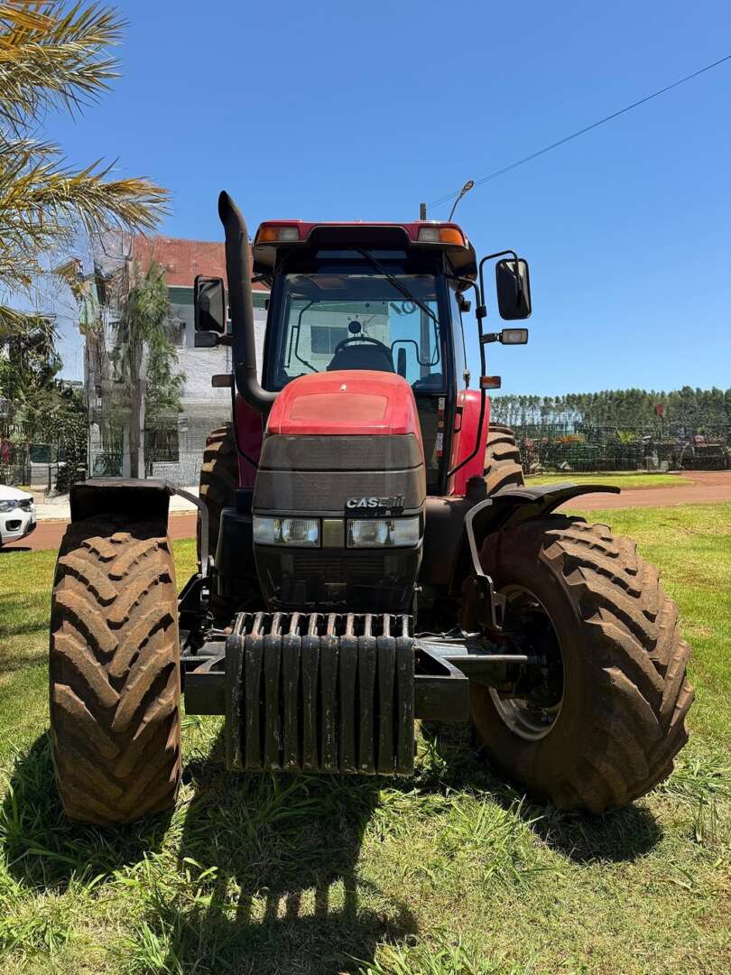 TRATOR CASE MAXXUM 135 ANO 2011 de Auto Máquinas Palotina no Paraná