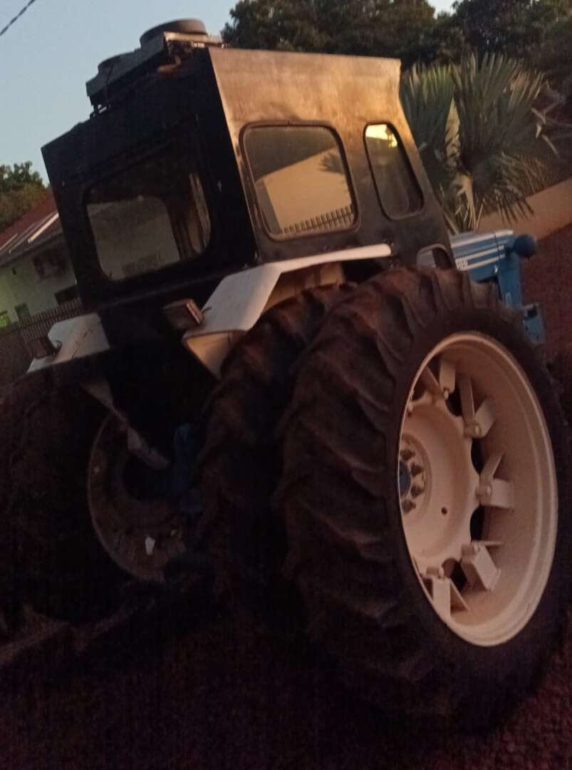 TRATOR FORD FORD 6600 ANO 1984 de Auto Máquinas Palotina no Paraná