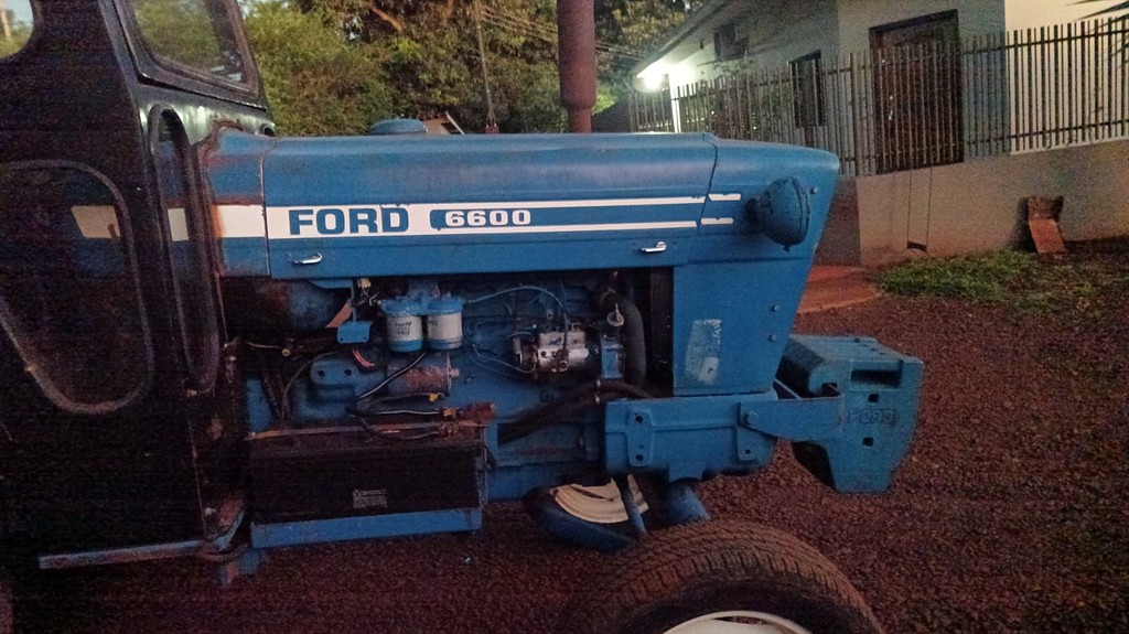 TRATOR FORD FORD 6600 ANO 1984 de Auto Máquinas Palotina no Paraná