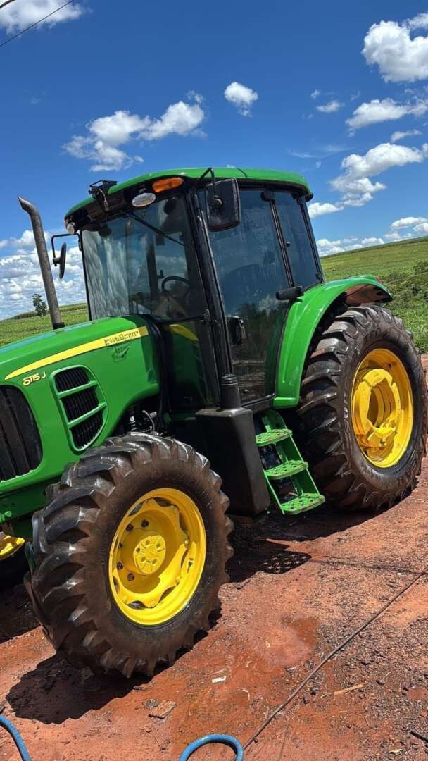 TRATOR JOHN DEERE JOHN DEERE 6115 ANO 2021 de Auto Máquinas Palotina no Paraná