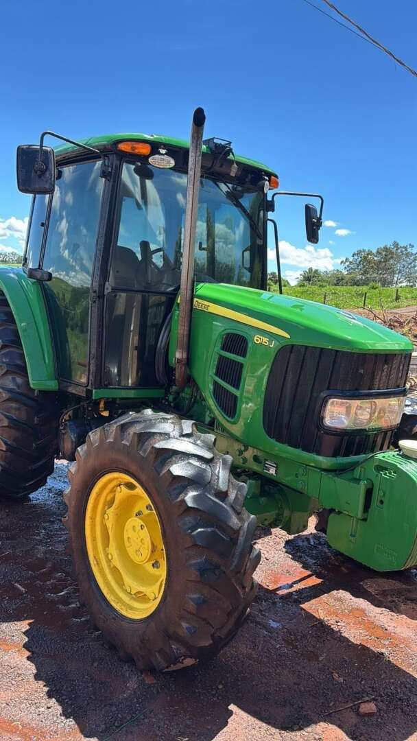 TRATOR JOHN DEERE JOHN DEERE 6115 ANO 2021 de Auto Máquinas Palotina no Paraná