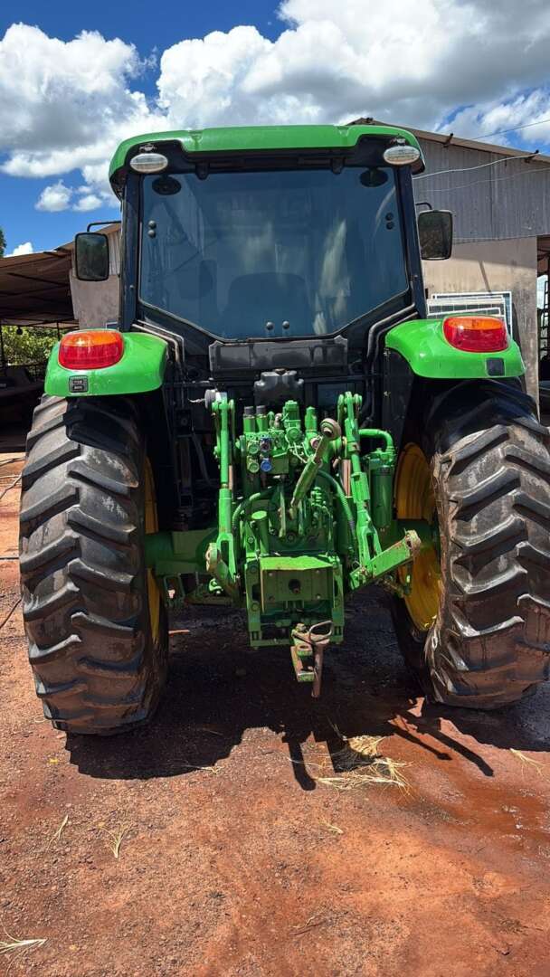 TRATOR JOHN DEERE JOHN DEERE 6115 ANO 2021 de Auto Máquinas Palotina no Paraná