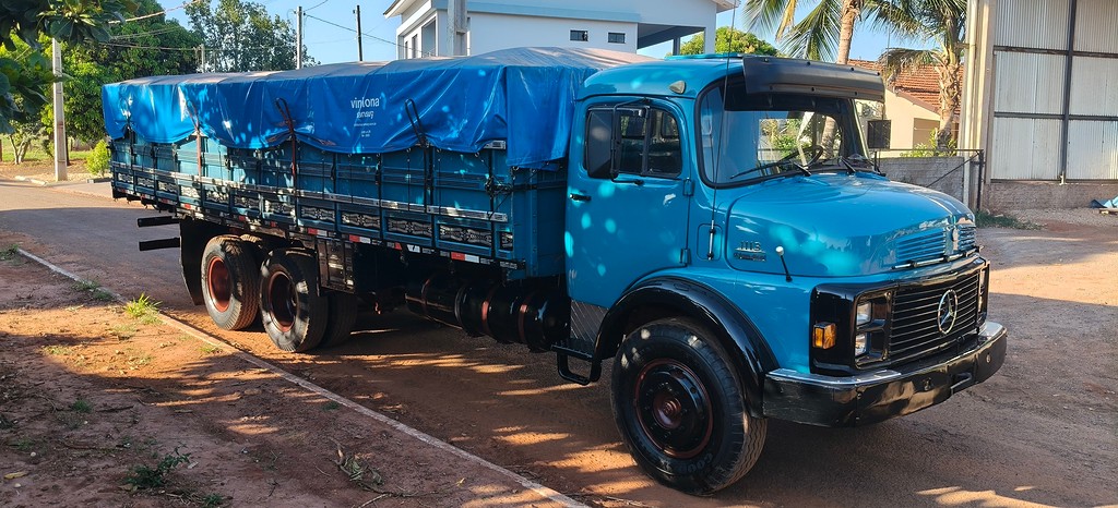 Caminhão MERCEDES BENZ MB 1113 Graneleiro ANO 1970 de Auto Máquinas Palotina no Paraná