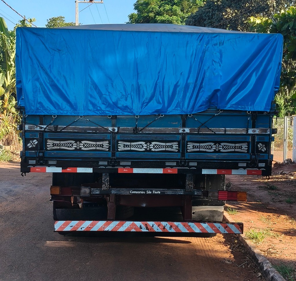Caminhão MERCEDES BENZ MB 1113 Graneleiro ANO 1970 de Auto Máquinas Palotina no Paraná