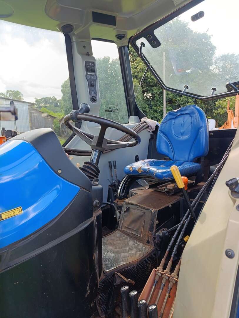 TRATOR NEW HOLLAND NEW TT 3840 ANO 2012 de Auto Máquinas Palotina no Paraná