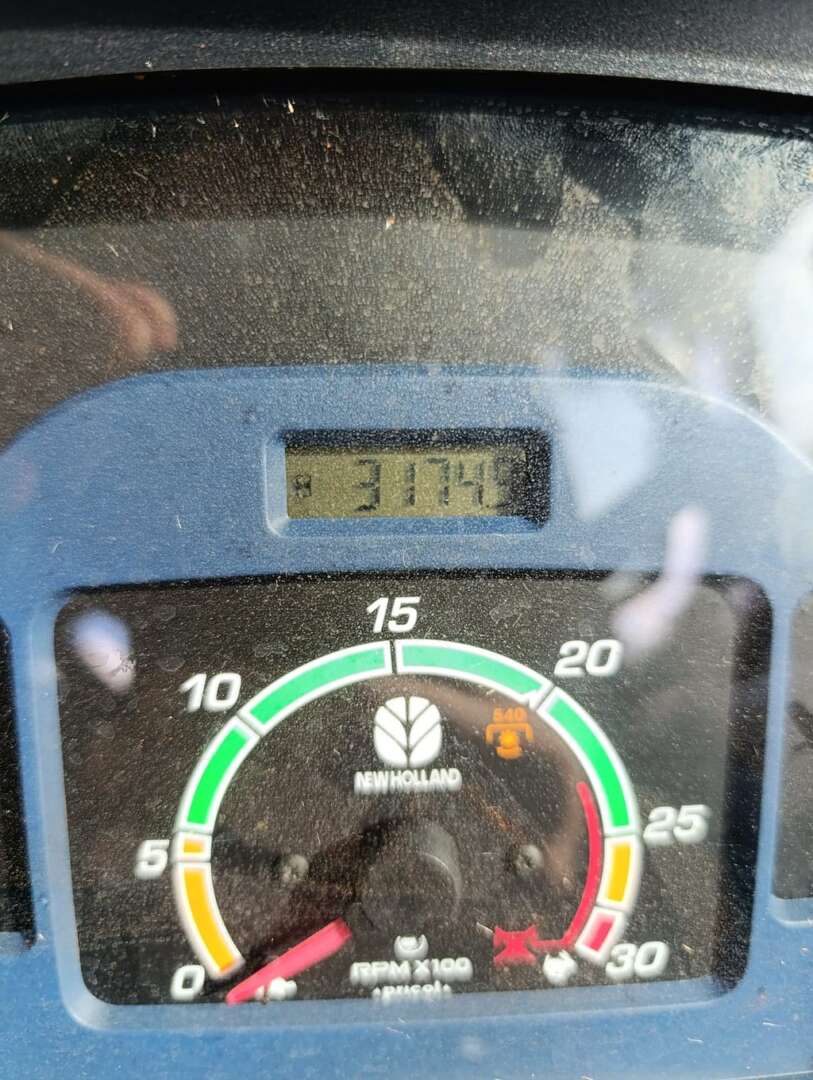 TRATOR NEW HOLLAND NEW TT 3840 ANO 2012 de Auto Máquinas Palotina no Paraná