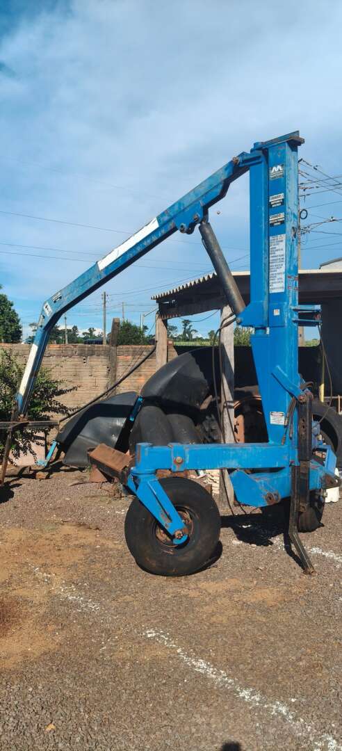 IMPLEMENTOS AGRICOLAS GUINCHO BIG BAG GUINCHO 1200 Kg ANO 2015 de Auto Máquinas Palotina no Paraná