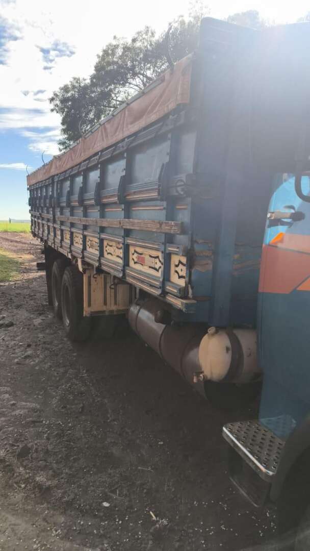 Caminhão MERCEDES BENZ MB 1113 Graneleiro ANO 1979 de Auto Máquinas Palotina no Paraná
