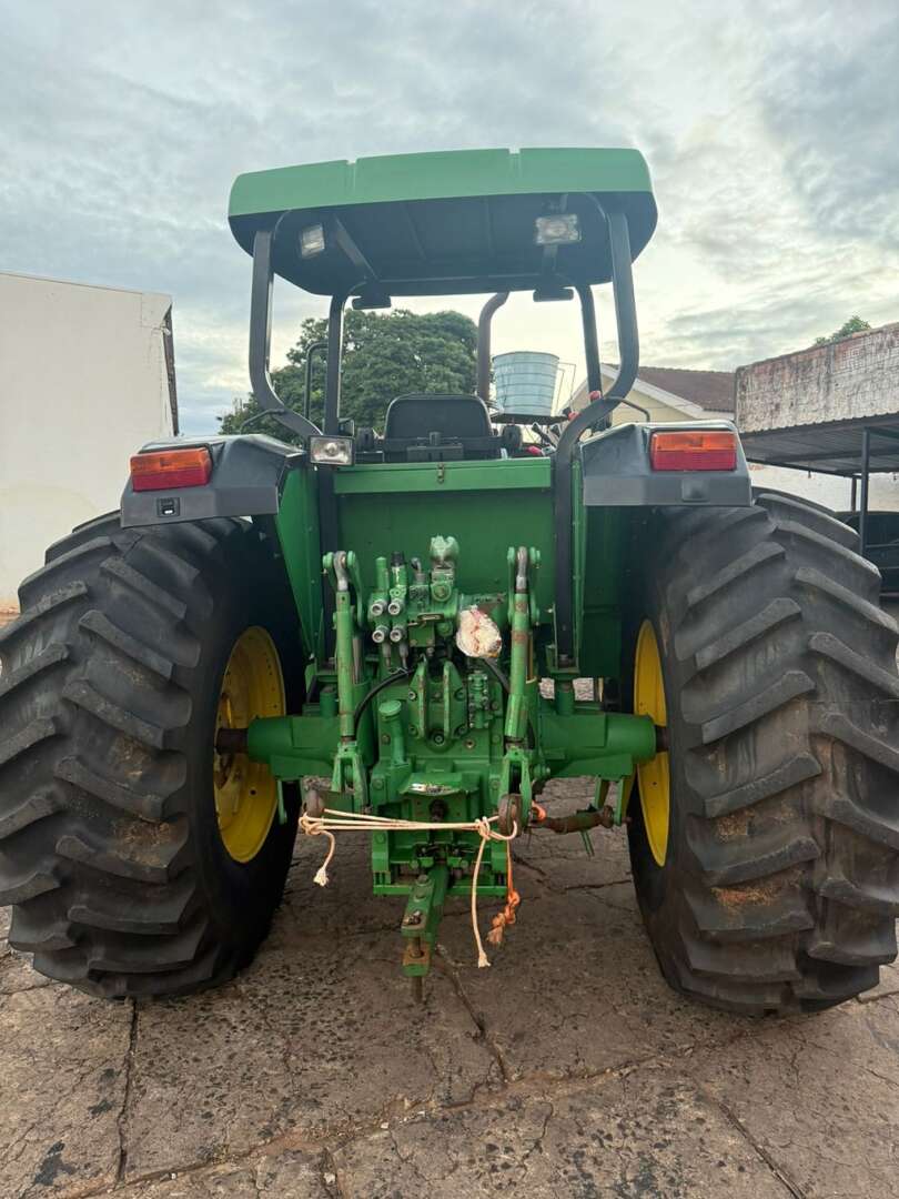 TRATOR JOHN DEERE JOHN DEERE 6605 ANO 2002 de Auto Máquinas Palotina no Paraná