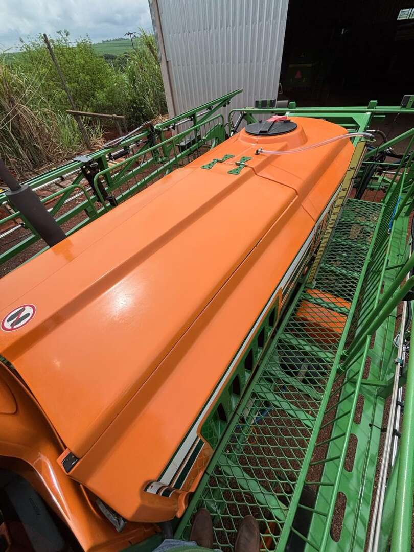 PULVERIZADOR STARA GLADIADOR 2300 ANO 2011 de Auto Máquinas Palotina no Paraná