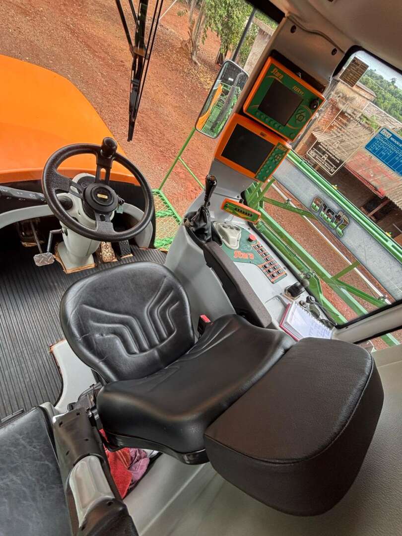 PULVERIZADOR STARA GLADIADOR 2300 ANO 2011 de Auto Máquinas Palotina no Paraná