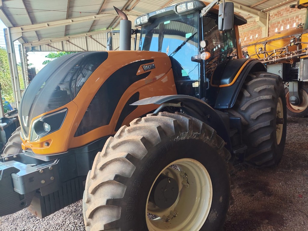 TRATOR VALTRA VALTRA BH 194 HiTech ANO 2022 de Auto Máquinas Palotina no Paraná