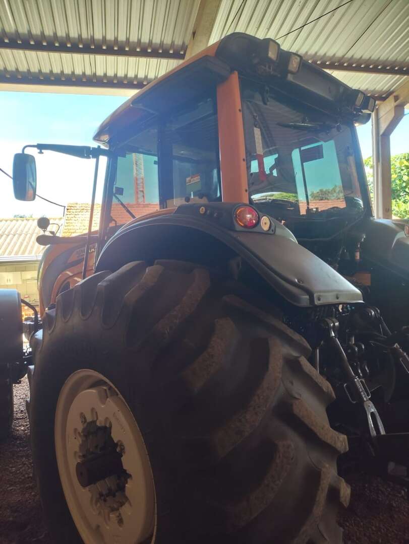 TRATOR VALTRA VALTRA BH 194 HiTech ANO 2022 de Auto Máquinas Palotina no Paraná