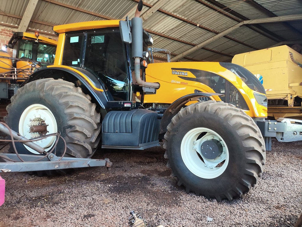 TRATOR VALTRA VALTRA BH 194 HiTech ANO 2022 de Auto Máquinas Palotina no Paraná