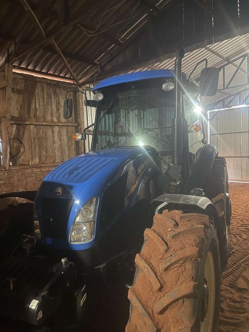 TRATOR NEW HOLLAND NEW TL5.100 ANO 2025 de Auto Máquinas Palotina no Paraná