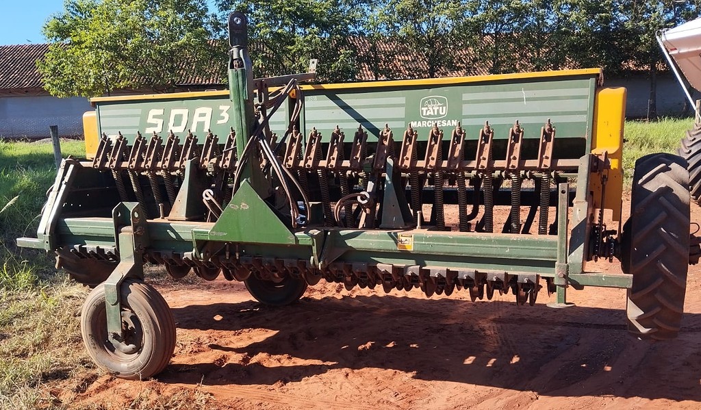 SEMEADEIRA TATU SDA3 ANO 2004 de Auto Máquinas Palotina no Paraná