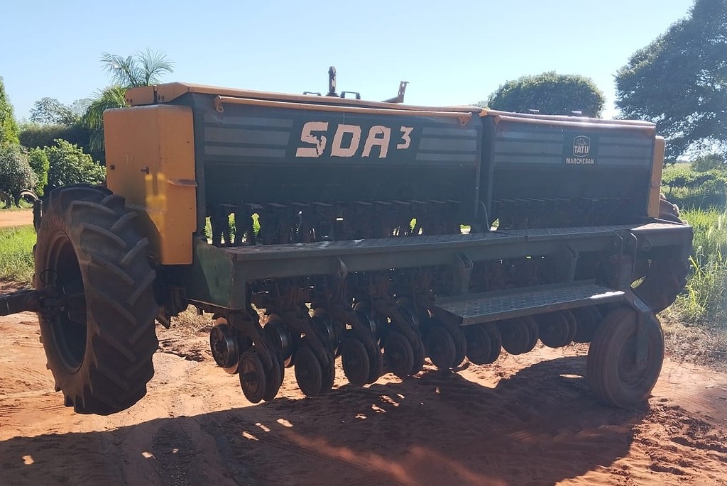 SEMEADEIRA TATU SDA3 ANO 2004 de Auto Máquinas Palotina no Paraná