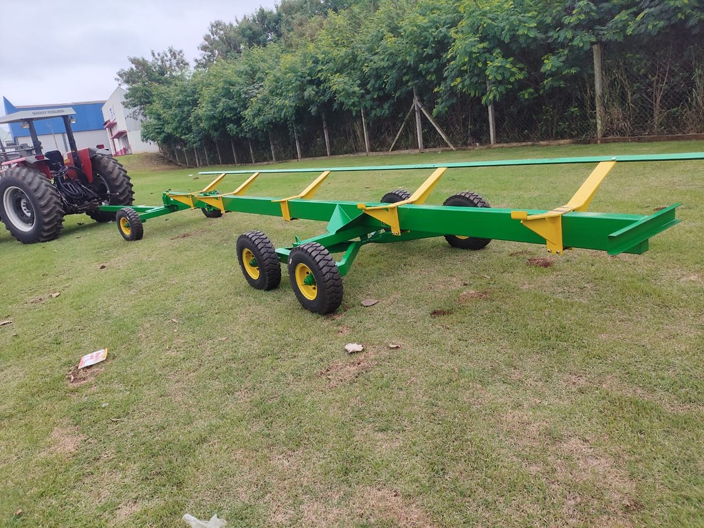 IMPLEMENTOS AGRICOLAS CARRETA AGRÍCOLA TRANSPORTE MAQUINAS ANO 2025 de Auto Máquinas Palotina no Paraná
