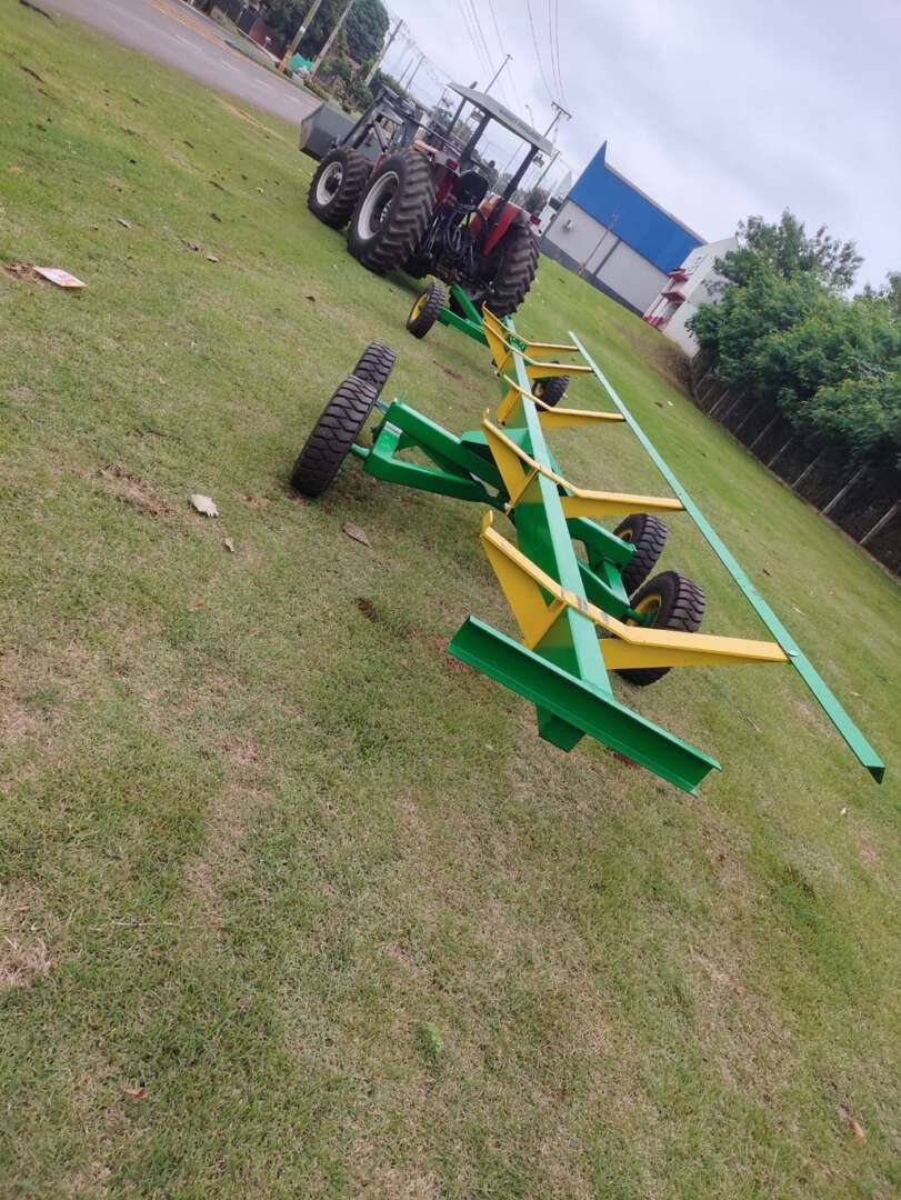 IMPLEMENTOS AGRICOLAS CARRETA AGRÍCOLA TRANSPORTE MAQUINAS ANO 2025 de Auto Máquinas Palotina no Paraná