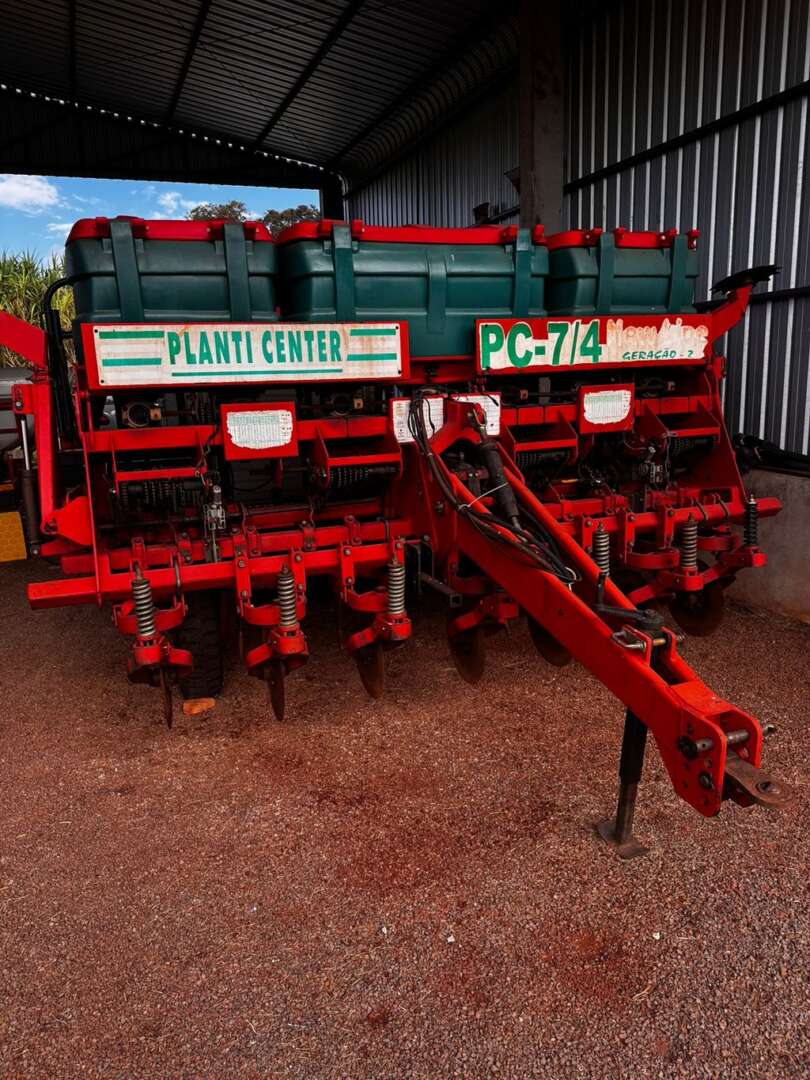 PLANTADEIRA PLANTI CENTER NEW LINE PC 7 ANO 2007 de Auto Máquinas Palotina no Paraná