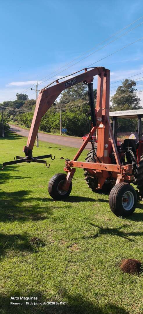 IMPLEMENTOS AGRICOLAS GUINCHO BIG BAG GUINCHO 2000 Kg ANO 2015 de Auto Máquinas Palotina no Paraná