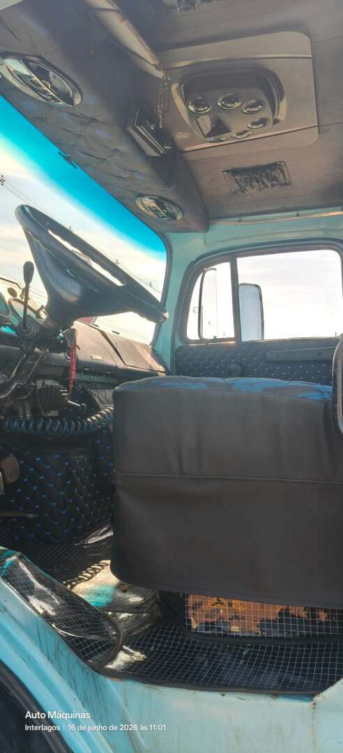 Caminhão MERCEDES BENZ MB 1513 Graneleiro ANO 1987 de Auto Máquinas Palotina no Paraná