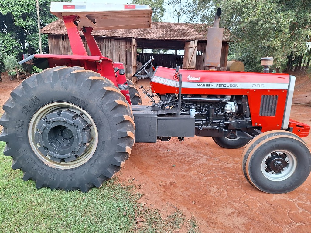 TRATOR MASSEY FERGUSON MF 296 ANO 1989 de Auto Máquinas Palotina no Paraná