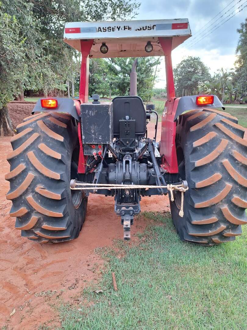 TRATOR MASSEY FERGUSON MF 296 ANO 1989 de Auto Máquinas Palotina no Paraná