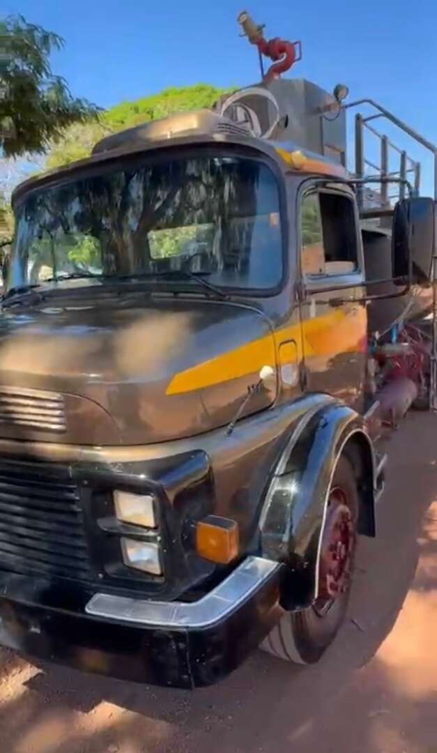 Caminhão MERCEDES BENZ MB 1114 Bombeiro ANO 1988 de Auto Máquinas Palotina no Paraná