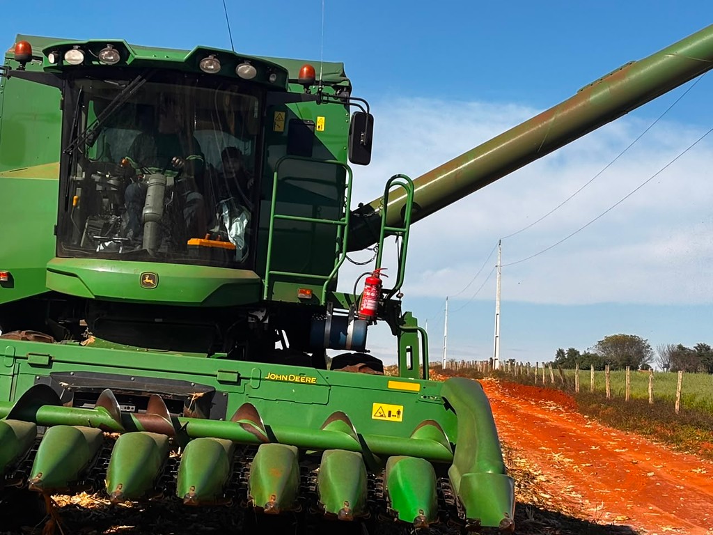 PLATAFORMA COLHEITADEIRA JOHN DEERE JOHN DEERE 611C ANO 2018 de Auto Máquinas Palotina no Paraná
