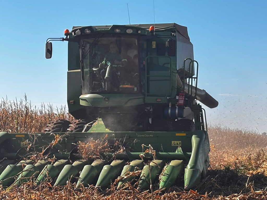 PLATAFORMA COLHEITADEIRA JOHN DEERE JOHN DEERE 611C ANO 2018 de Auto Máquinas Palotina no Paraná