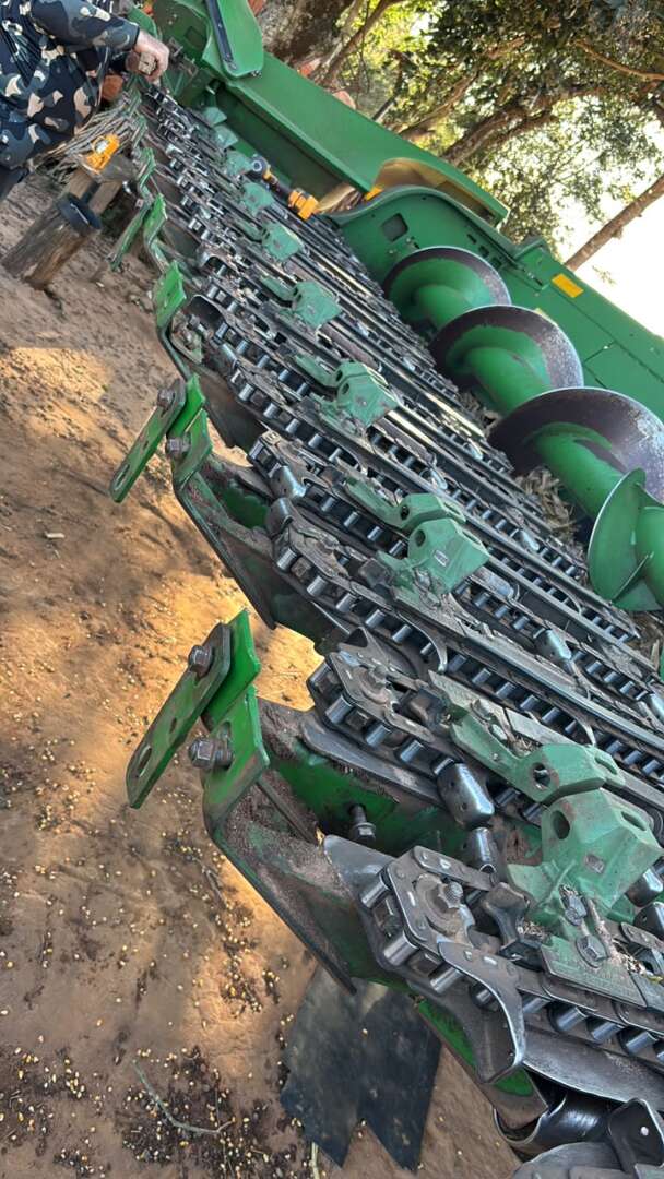 PLATAFORMA COLHEITADEIRA JOHN DEERE JOHN DEERE 611C ANO 2018 de Auto Máquinas Palotina no Paraná