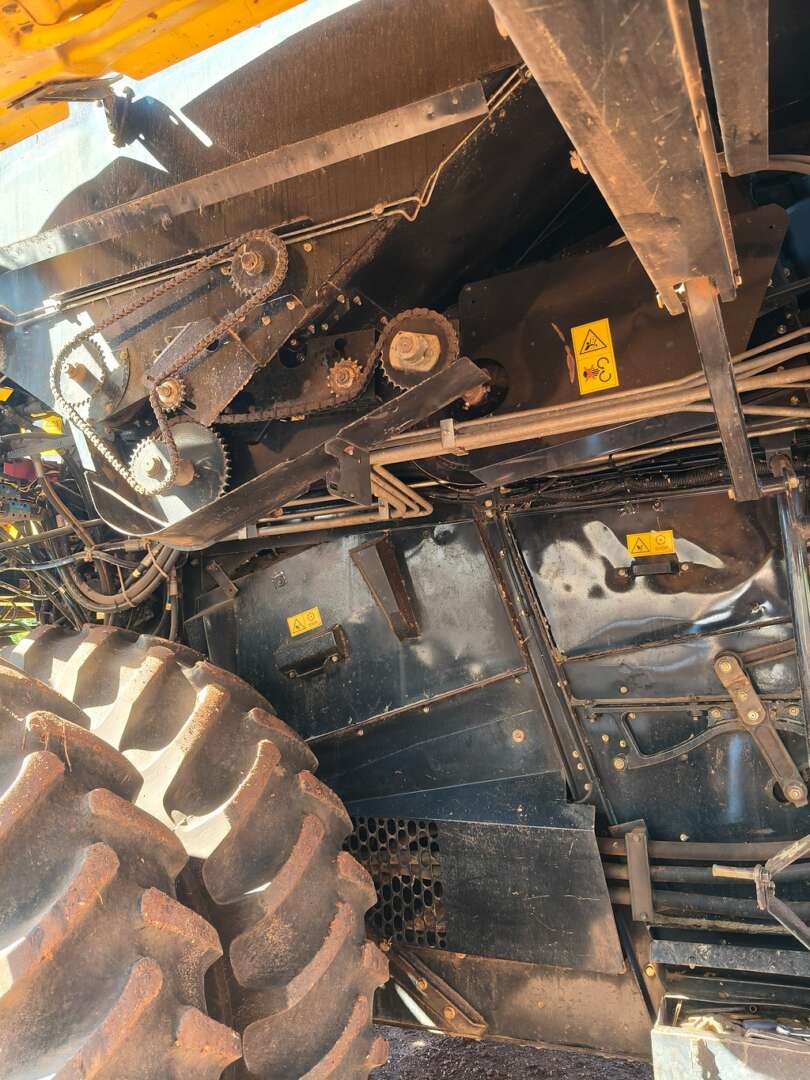 COLHEITADEIRA NEW HOLLAND CR 5080 ANO 2013 de Auto Máquinas Palotina no Paraná
