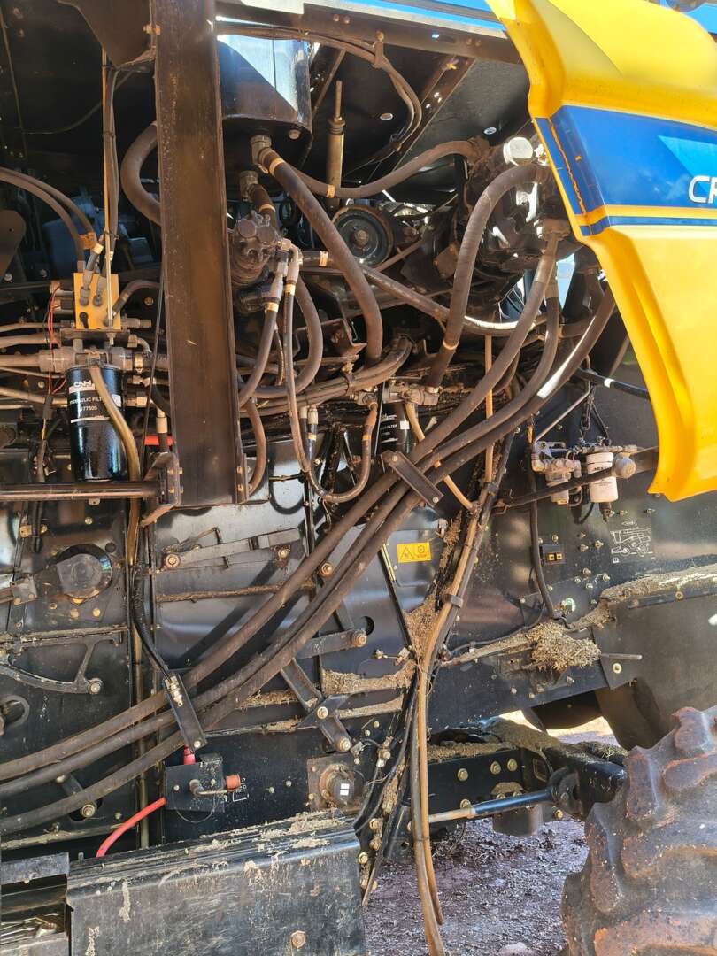 COLHEITADEIRA NEW HOLLAND CR 5080 ANO 2013 de Auto Máquinas Palotina no Paraná