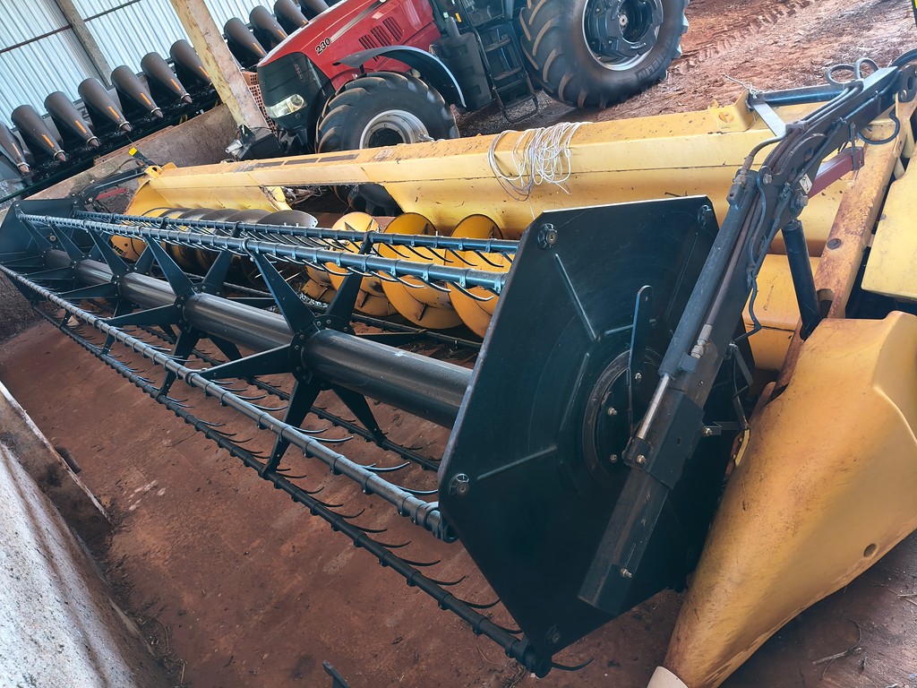 COLHEITADEIRA NEW HOLLAND CR 5080 ANO 2013 de Auto Máquinas Palotina no Paraná