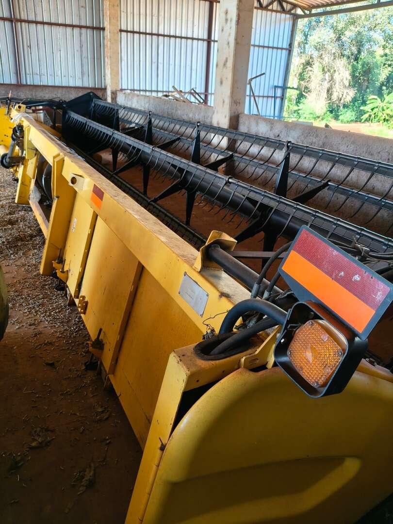 COLHEITADEIRA NEW HOLLAND CR 5080 ANO 2013 de Auto Máquinas Palotina no Paraná