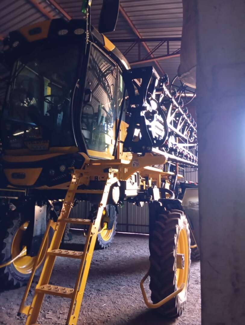 PULVERIZADOR KS PULVERIZADOR AUTOPROPELIDO STARKER ANO 2025 de Auto Máquinas Palotina no Paraná