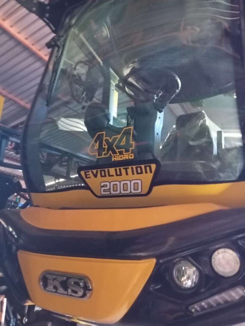 PULVERIZADOR KS PULVERIZADOR AUTOPROPELIDO STARKER ANO 2025 de Auto Máquinas Palotina no Paraná