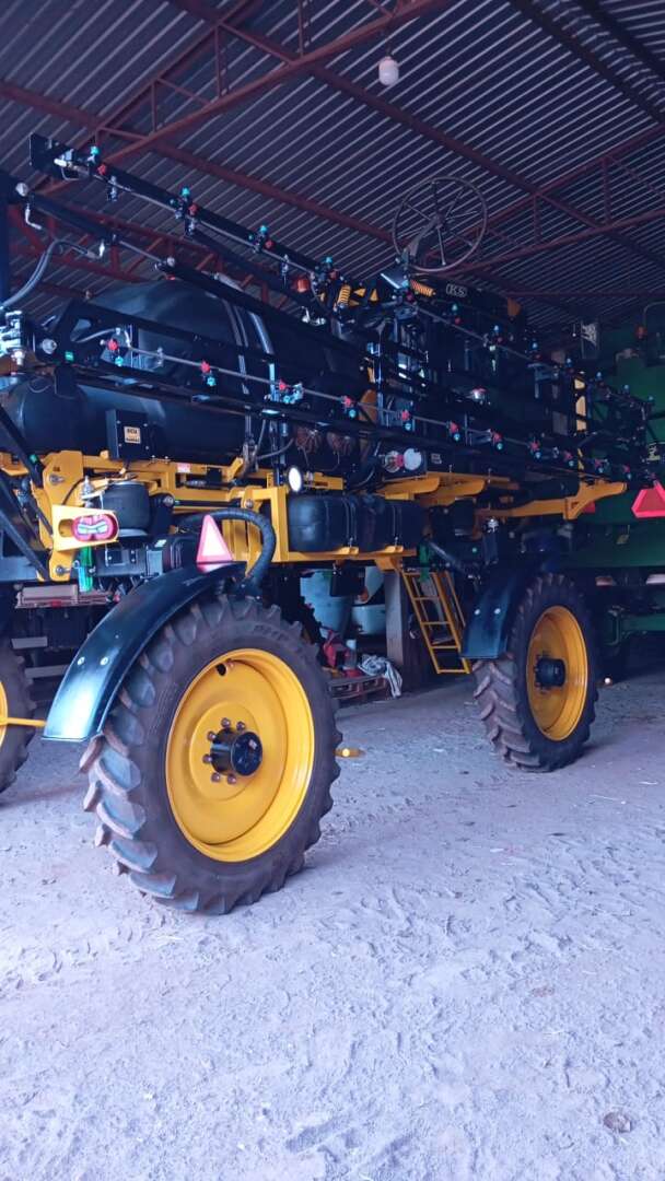 PULVERIZADOR KS PULVERIZADOR AUTOPROPELIDO STARKER ANO 2025 de Auto Máquinas Palotina no Paraná