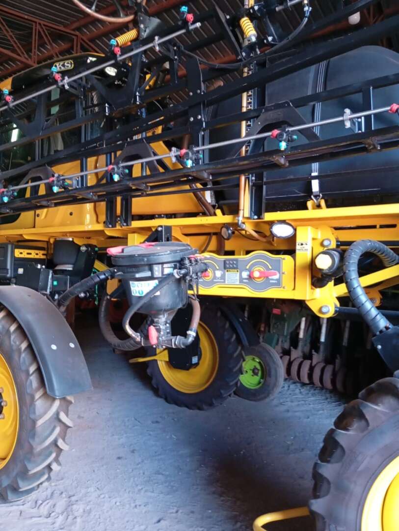 PULVERIZADOR KS PULVERIZADOR AUTOPROPELIDO STARKER ANO 2025 de Auto Máquinas Palotina no Paraná