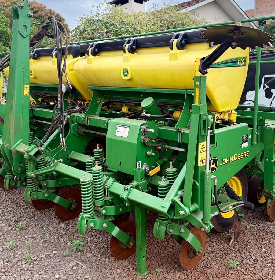 PLANTADEIRA JOHN DEERE PLANTADEIRAS 1109 ANO 2019 de Auto Máquinas Palotina no Paraná