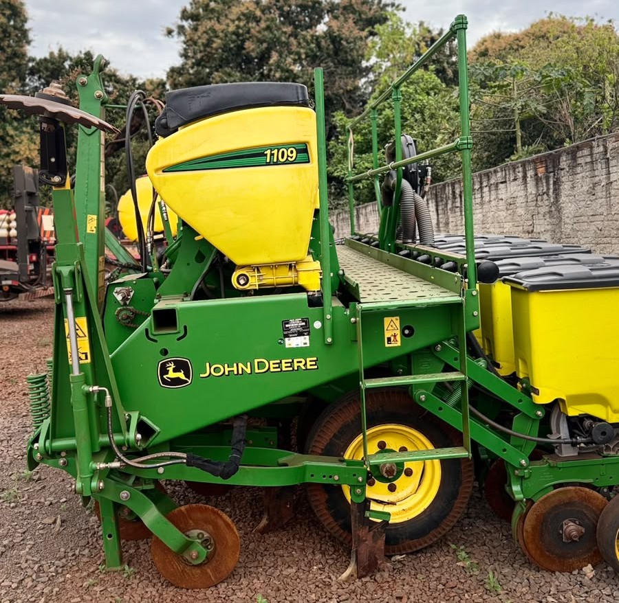 PLANTADEIRA JOHN DEERE PLANTADEIRAS 1109 ANO 2019 de Auto Máquinas Palotina no Paraná