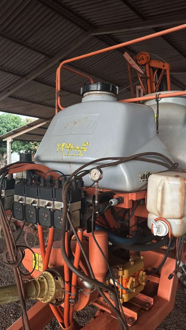 PULVERIZADOR JACTO ADVANCE 2000 AM18 VORTEX ANO 2008 de Auto Máquinas Palotina no Paraná
