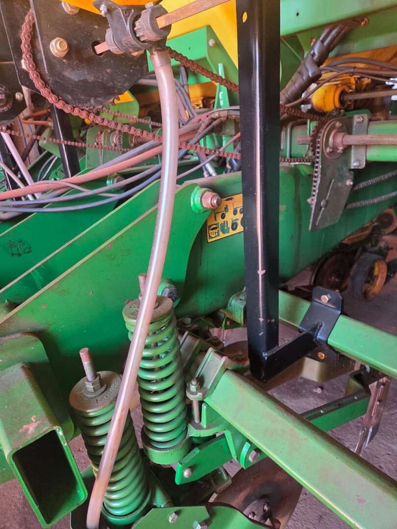PLANTADEIRA JOHN DEERE PLANTADEIRAS 1109 ANO 2009 de Auto Máquinas Palotina no Paraná