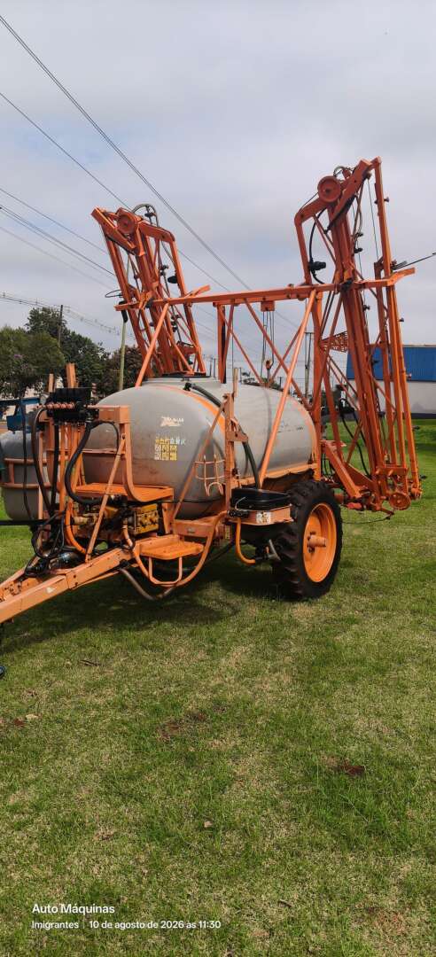 PULVERIZADOR JACTO COLUMBIA CROSS ANO 2002 de Auto Máquinas Palotina no Paraná