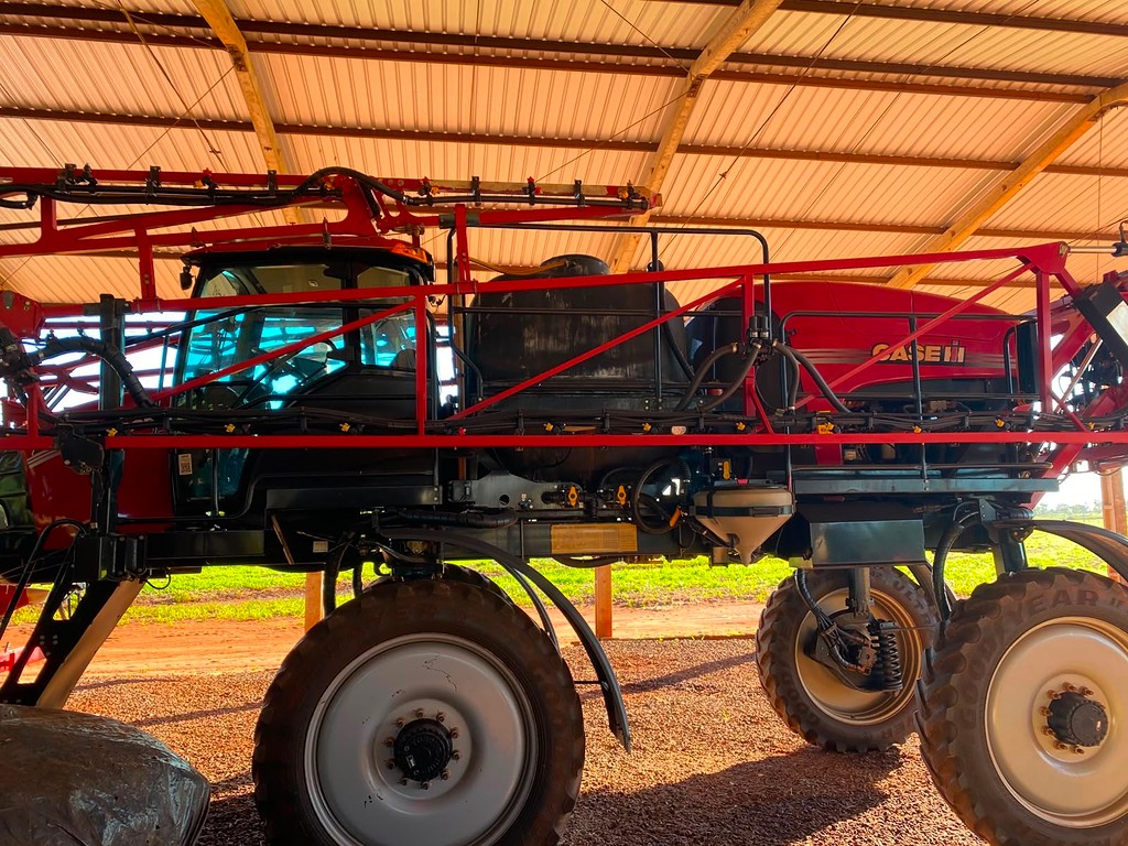 PULVERIZADOR CASE PATRIOT 250 ANO 2021 de Auto Máquinas Palotina no Paraná