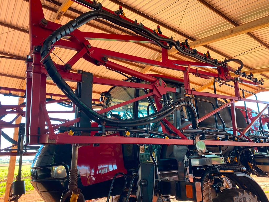 PULVERIZADOR CASE PATRIOT 250 ANO 2021 de Auto Máquinas Palotina no Paraná
