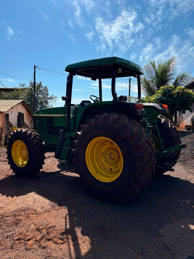 TRATOR JOHN DEERE JOHN DEERE 6605 ANO 2003 de Auto Máquinas Palotina no Paraná
